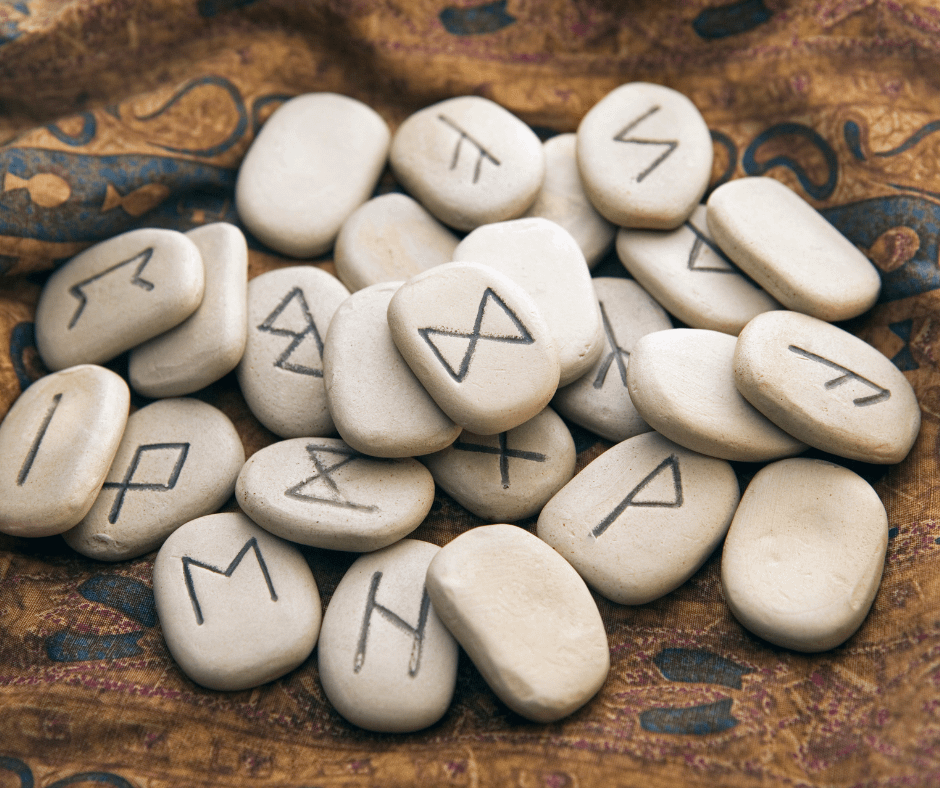 rune cartomanzia e tarocchi online